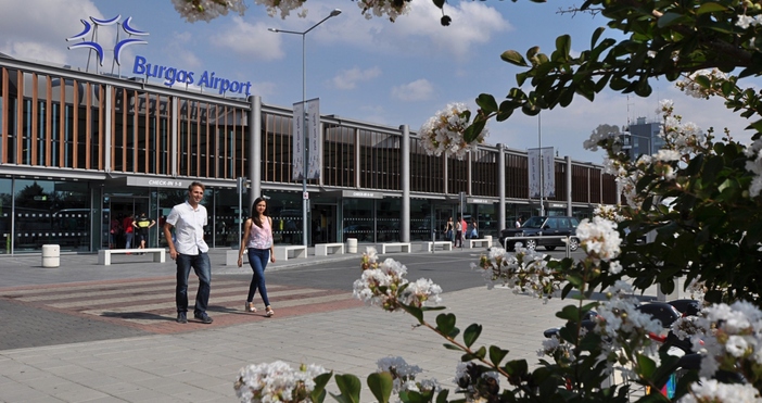 Пистата на Летище Бургас ще бъде основно ремонтирана през