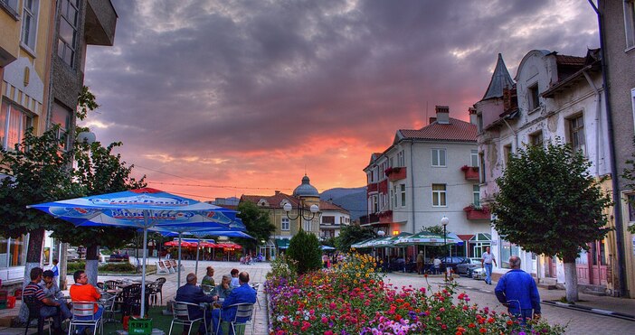 Klearchos KapoutsisВсички чужди вериги в български град ще трябва да
