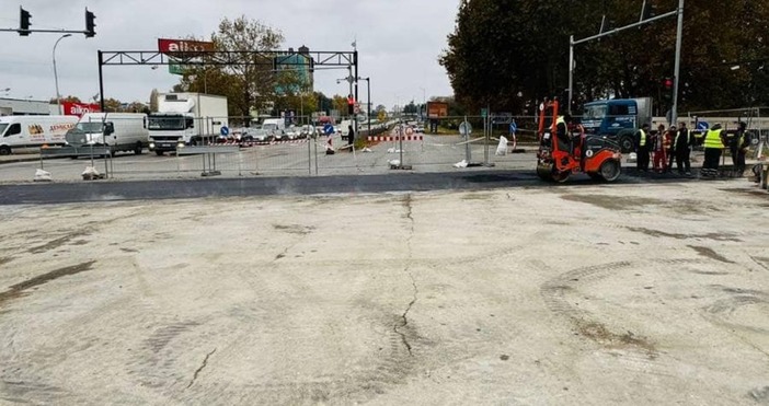 Движението във всички посоки в района на Двете кули –