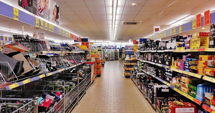 Когато има интересна промоция в големите вериги се стига и