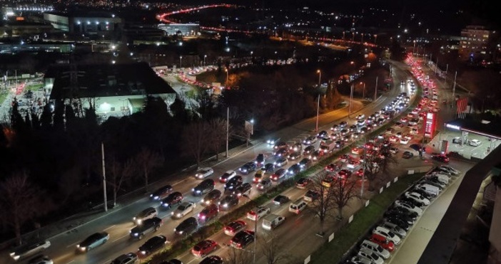 Видимото увеличение на доходите на българите води и до проблеми