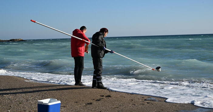 Няма пряка опасност за българските води в Черно море според