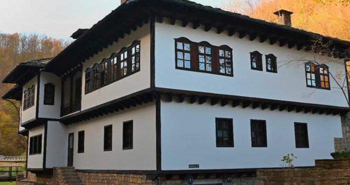 Едуард и Никола са първите посетители на Регионален етнографски музей