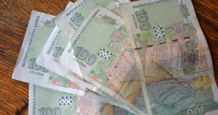 Минималната работна заплата у нас се увеличава на 1077 лева