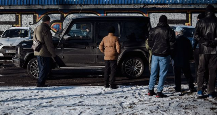 Привърженици на Левски обмениха няколко изречения с клубния собственик Наско Сираков на