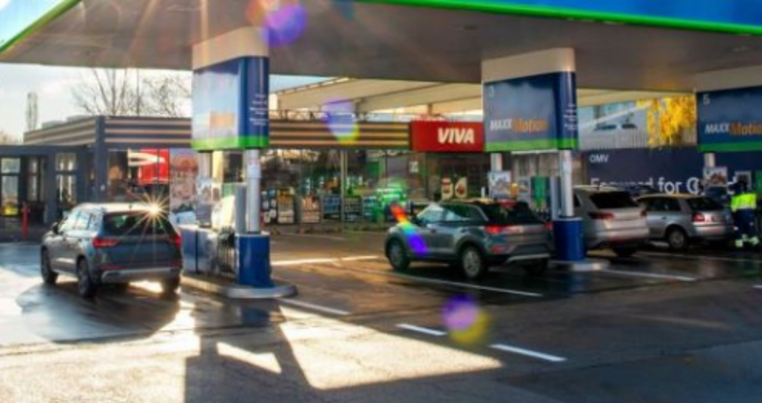 Стабилност и приемственост клонящи към известна доза оптимизъм Това са