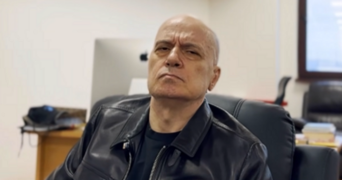 Слави Трифонов пусна нов пост Той е свързан с Втората световна