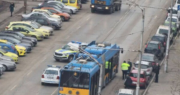 Голяма трагедия в София  Жена е починала след като тролейбус