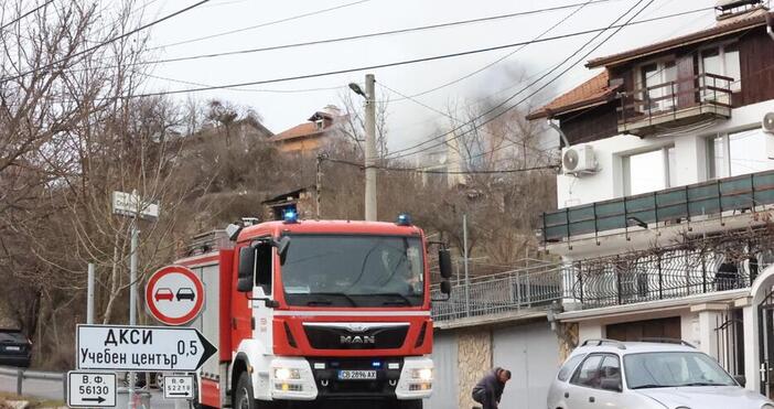 Дежурна пожарна ще остане на мястото на взрива в Банкя