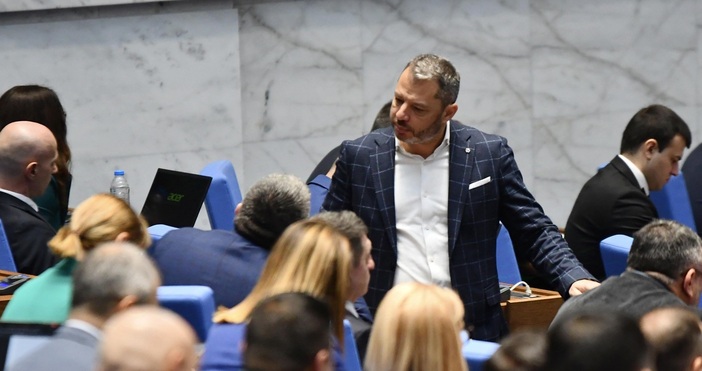 Данъчните закони ще бъдат преработени и бюджетът ще бъде преработен.