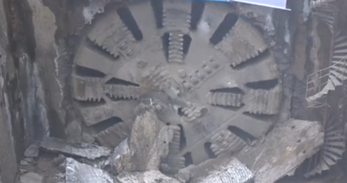 На 28 януари се навършват 27 години от откриването на