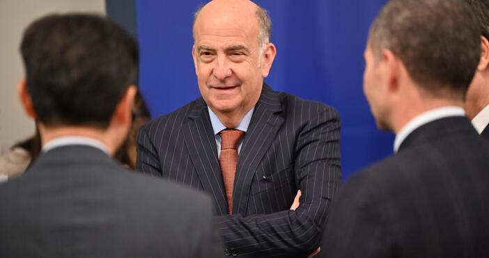 Кенет Мертен вече не е посланик на САЩ в България.