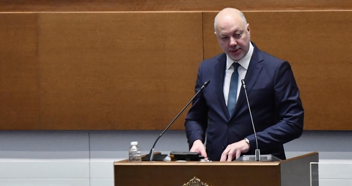 Министър председателят Росен Желязков разпредели между тримата вицепремиери функциите по координация