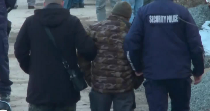 Разследват смъртта на две деца на 5 и 11 години