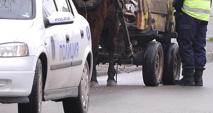  , архив10-годишно дете е в тежко състояние след катастрофа между каруца и