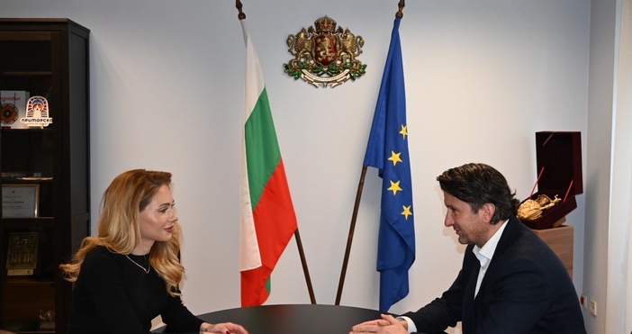 Министърът на туризма Мирослав Боршош и председателят на Комисията за