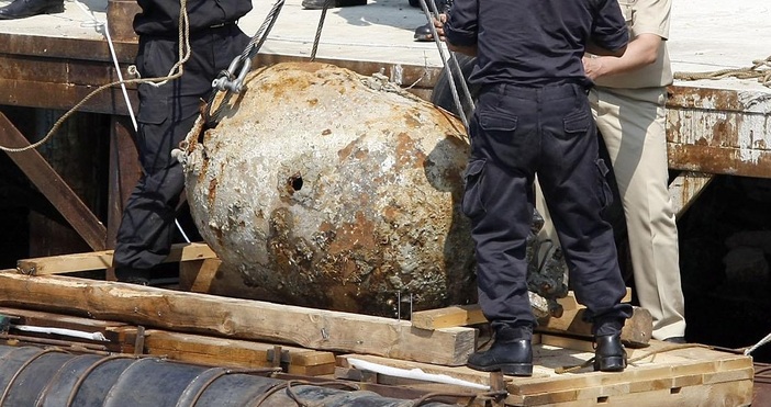 Осемнадесет мини са били засечени и обезвредени в акваторията на