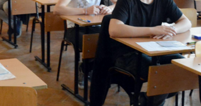 Учениците от Варна и Добрич се връщат в класните стаи