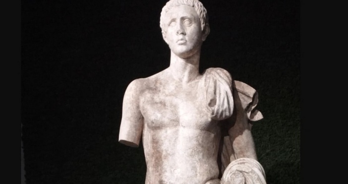 Завърши консервацията и реставрацията на първата статуя открита от екипа