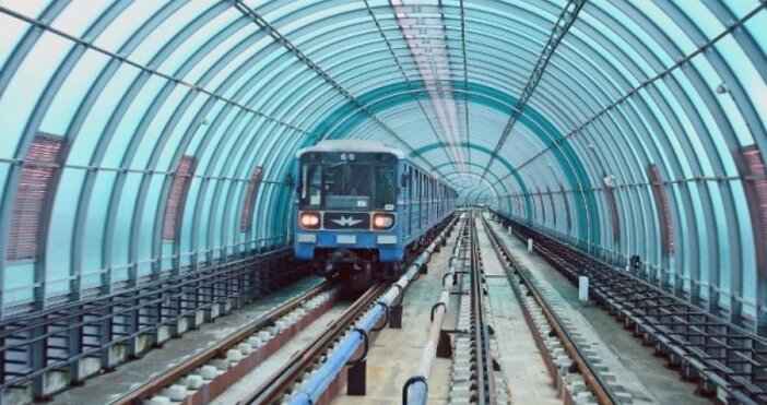 илюстрация Временно е спряно движението на метрото в участък между