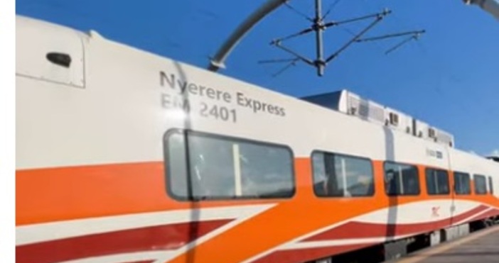 Владислав Панев пътува с влак в Африка Ето какво пише той Влакът