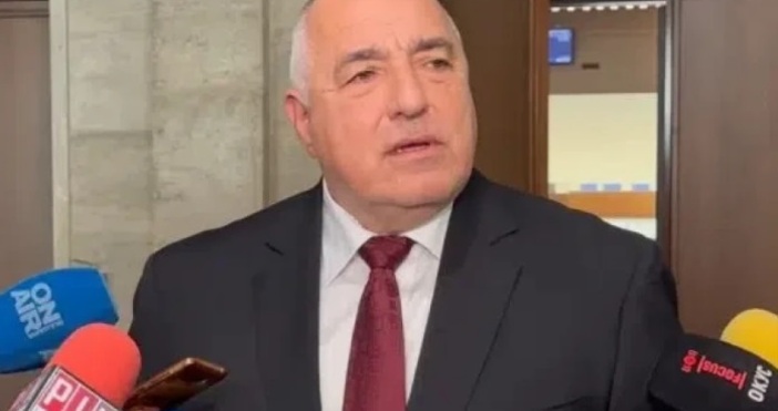 Бившият министър председател Бойко Борисов се появи с вратовръзка на Доналд