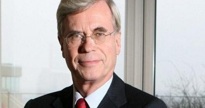 Една от малкото официални снимки на Дитер ШварцОколо 6 милиарда