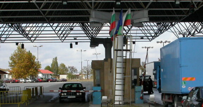 Голям удар на наши митнически сдлужители Митническият пункт Капитан Андреево постави