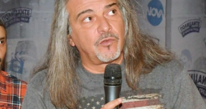 Роден е на 18 февруари 1967 г в Плевен Живял е