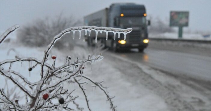илюстрация архивУсложнена оставка пътната обстановка в няколко области на страната