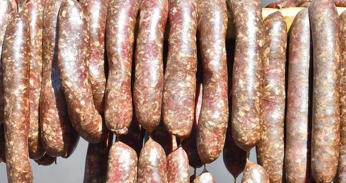 33 наденици поставени за сушене е откраднал 50–годишен жител на