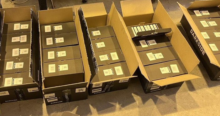 Митническите инспектори на МП Калотина спряха голямо количество контрабанден тютюн