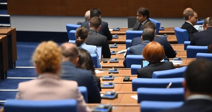 Парламентът прие на първо и второ четене промени в Закона