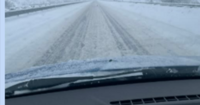 По добре не тръгвайте ако не е крайно наложително Заснежена и непочистена