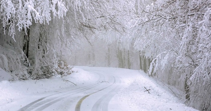 Хаос настана по пътищата в югоизточните окръзи на Румъния където