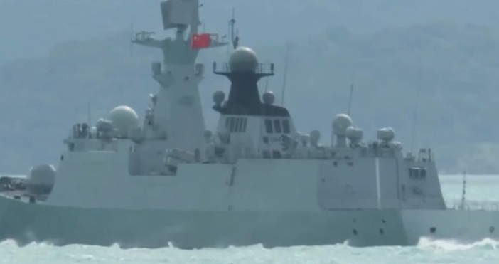 Пекин демонстрира военна мощ край СидниТри китайски военни кораба са забелязани