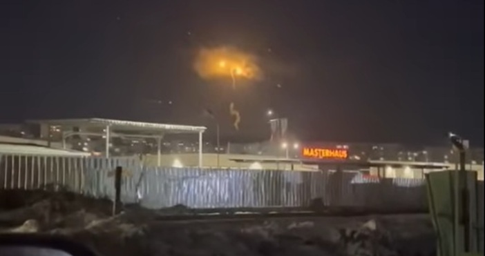 Интересно светлинно шоу в небето над Казанлък За странното светлинно явление