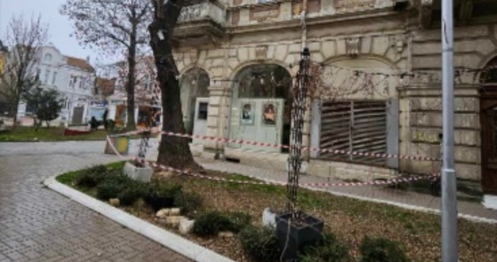 Една от най красивите сгради от Стара Варна на улица Михаил