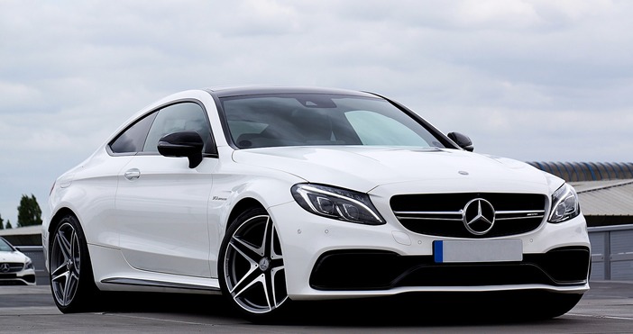 Мерцедес Бенц съкращава работни места в Китай за да постигне целта