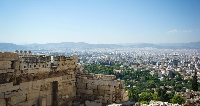 Поради планирана общонационална стачка днес в Гърция българското външно министерство