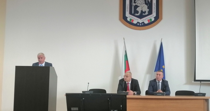 Със заповед на министъра на вътрешните работи Даниел Митов от