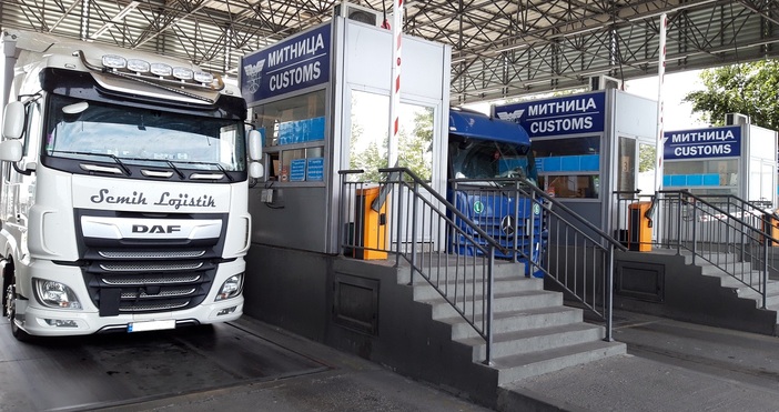 Отклоняване от митнически режим Транзит на авточасти на стойност 109