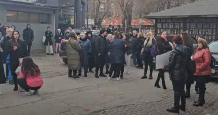 Жители на Пазарджик излязоха на протест под надслов Справедливост за