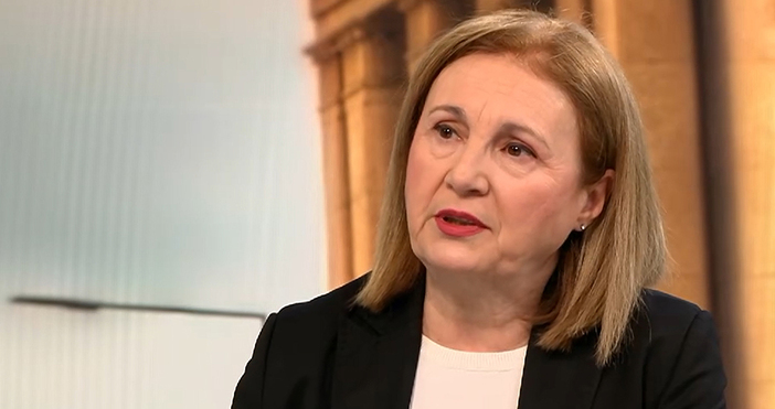 Мая Иванова Кадри Нова ТВПеевски има уникалното качество да се