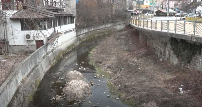 Речните корита в Смолянска област тази година не са почистени