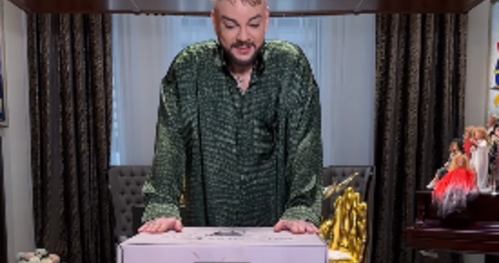 Филип Киркоров продава чаршафи и друго спално бельо с намаление