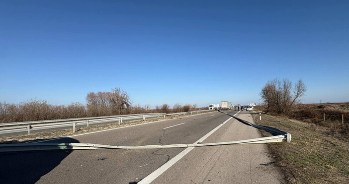 Снимки ОДМВР ПазарджикКамион аварира на магистрала Тракия днес в ранния следобед