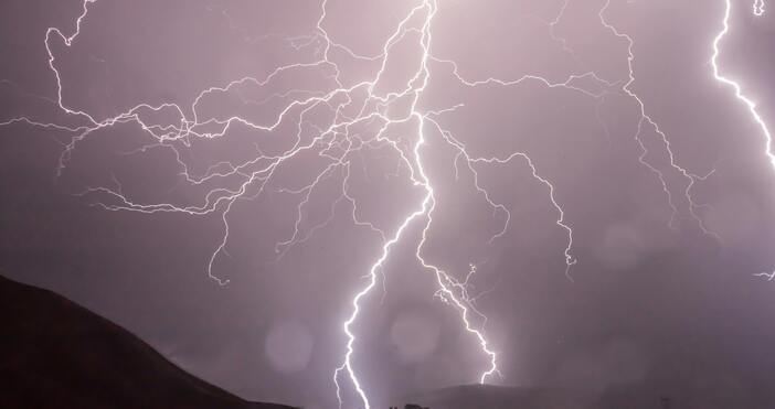 Ще изпратим топлото време с гръмотевични бури на 12 и