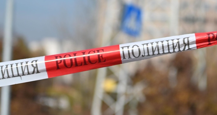 Движението на хора и автомобили в участък по пътя София