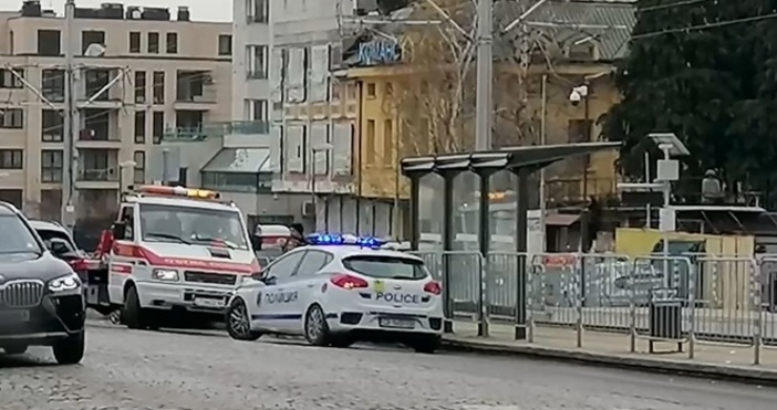 Всеки ден родители изпращат децата си със страх на училище